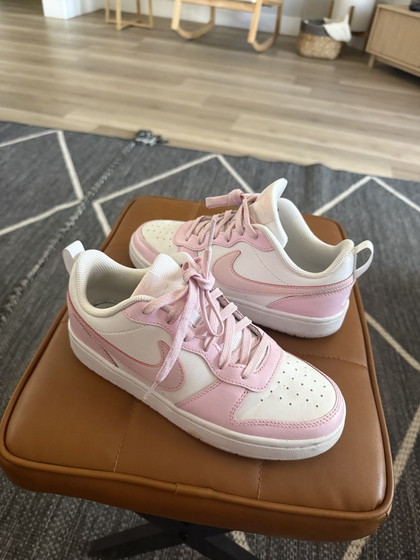 5.5 y nike