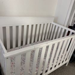 Baby Crib With Mattress 