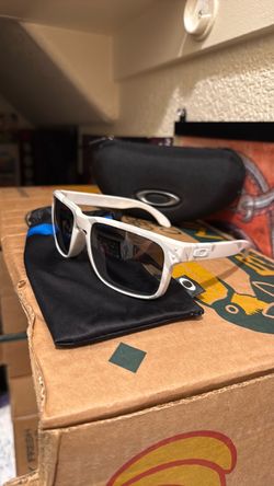 Oakley sunglasses