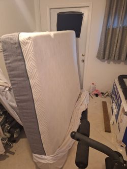 Queen mattress, foam