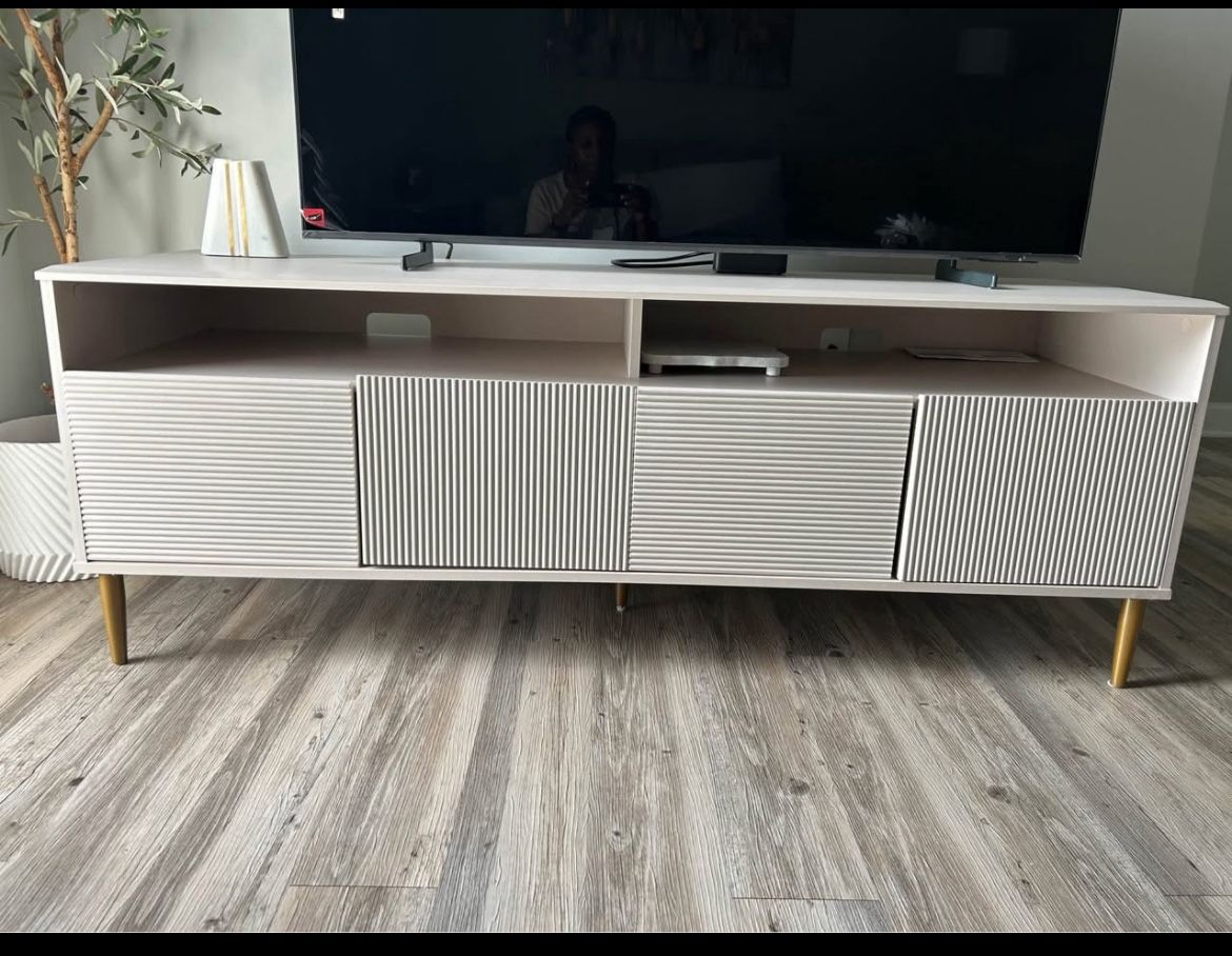 62’ TV Console