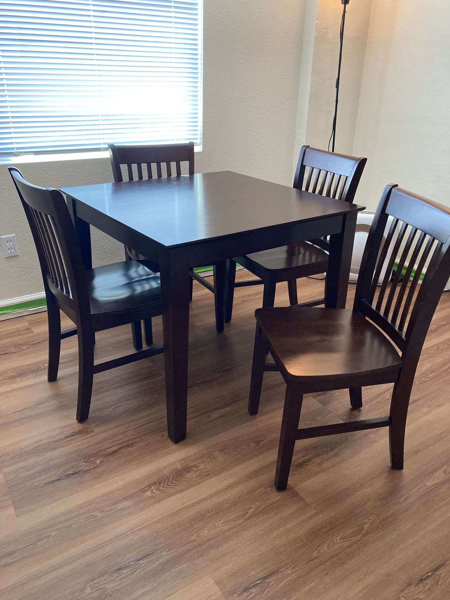 4 Person Dining Set