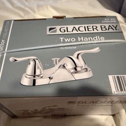 Bathroom Faucet Constructor 4 in. Centerset Double-Handle Low-Arc Bathroom Faucet in Polished Chrome