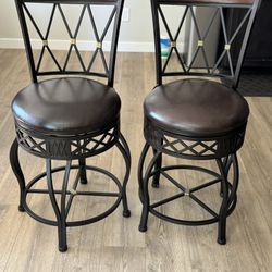 2 Bar Stools