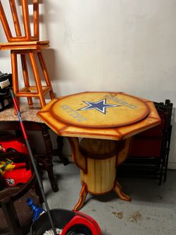 Cowboys Bar Table