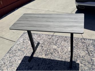 Like new electric grey modern stand up desk