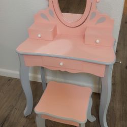 Girls Vanity 