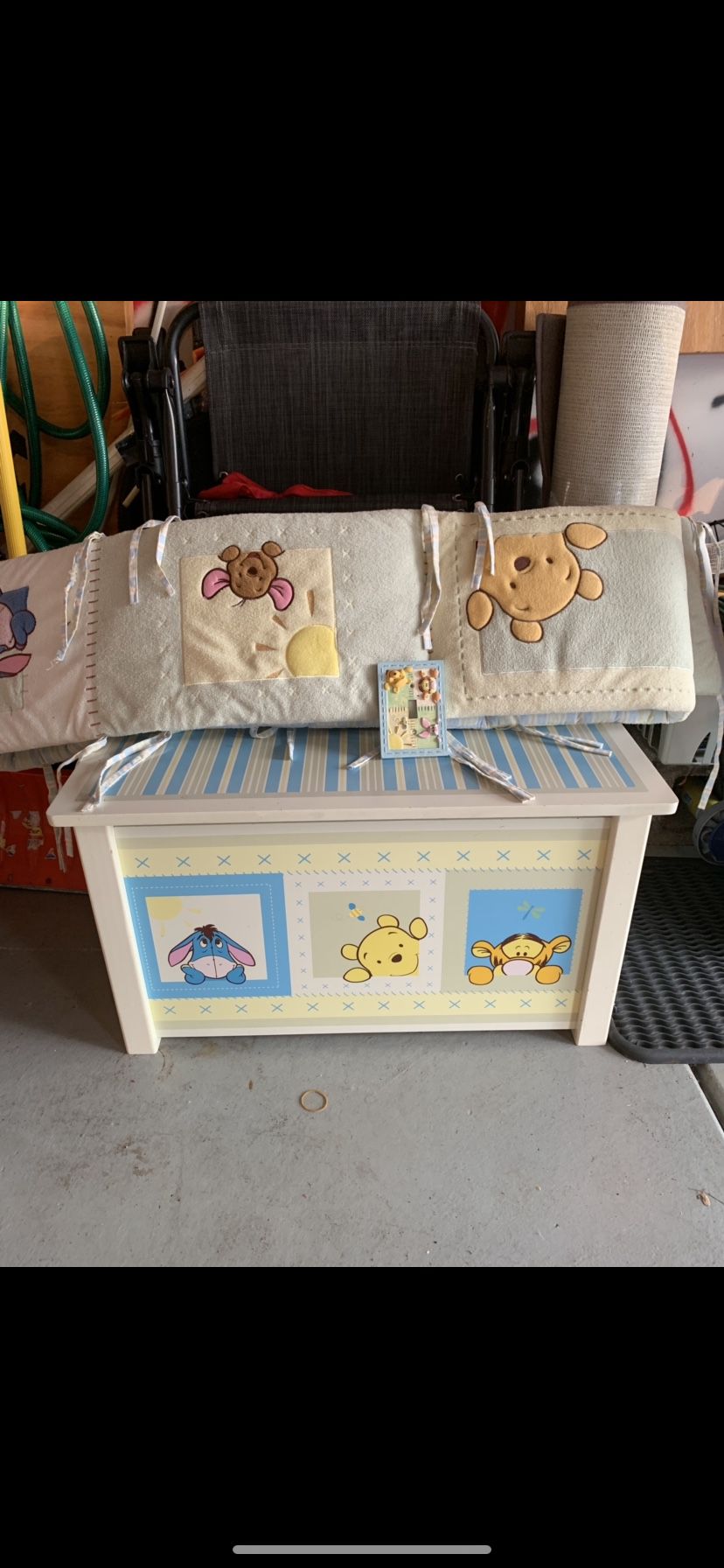 Winnie the Pooh Baby/kids toy chest and crib bumper