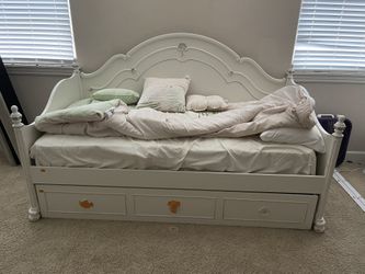 Girls Day Bed 
