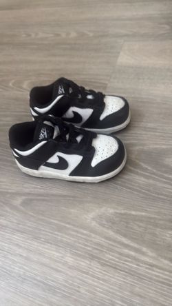 Kids Nike Dunks Size 6