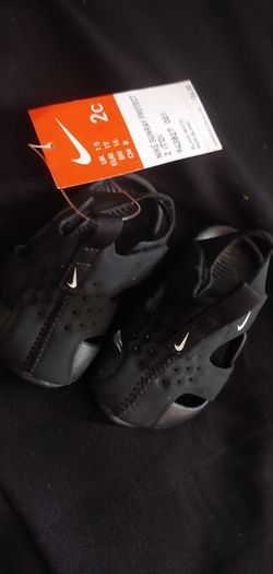 Nike sandals size 2c/ Boyle heights