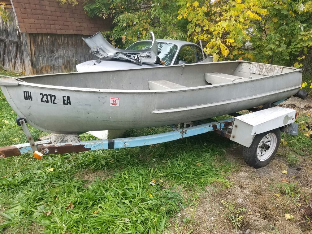 12 foot Aluminum Jon Boat with Trailer / Trolling Motor