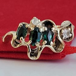 ❤️ 14k Size 6.75 Vintage Solid Yellow Gold Emerald and Cubic Zirconias Ring!/ Anillo de Oro con Esmeraldas y Cz!👌🎁Post Tags: Anillo de Oro