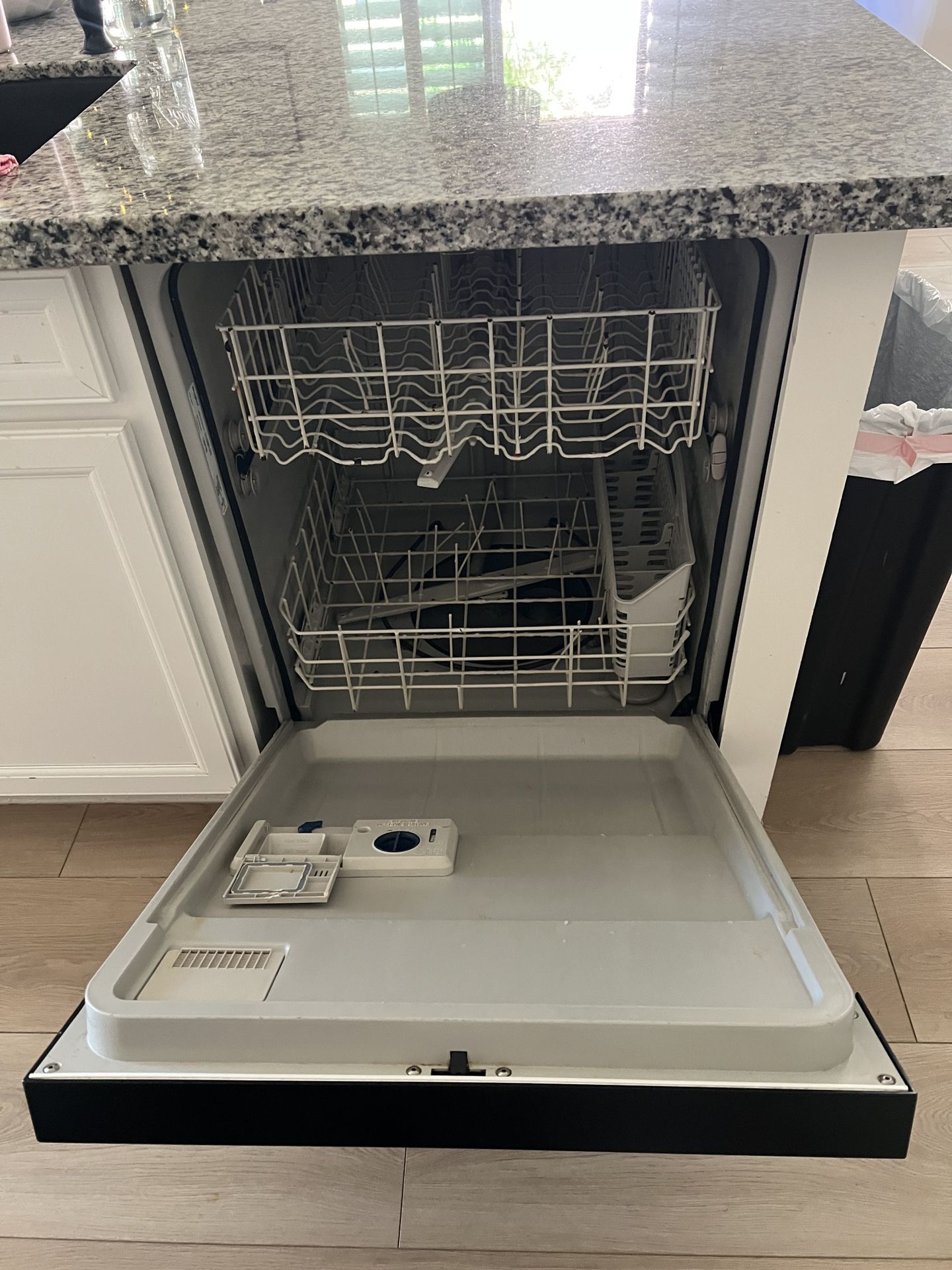 Dishwasher 