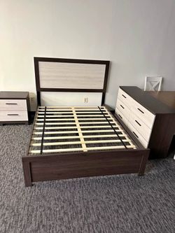 King / Queen size Bedroom set!! Queen bed Dresser One nightstand Mirror $695!!
