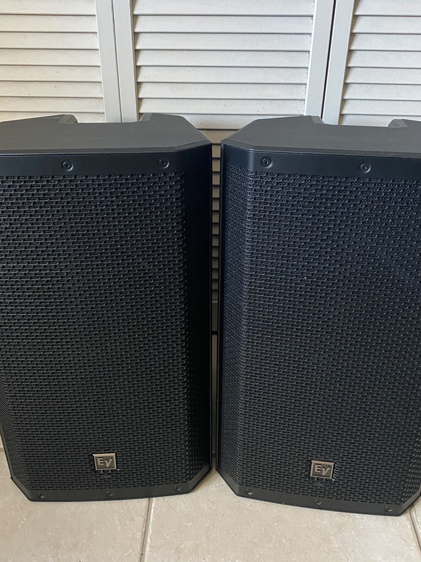 EV ZLX-12P Powered Speakers With Covers
