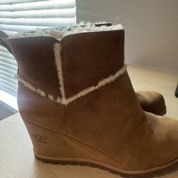 Ugg Wedge Bootie WM8