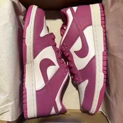 Nike Dunk Low Fuchsia 