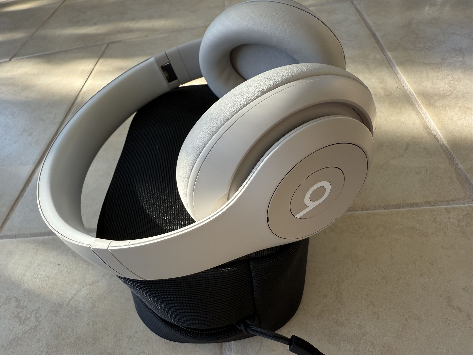 Beats Studio Pro Sandstone