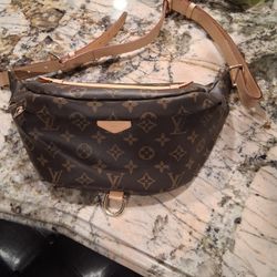 LOUIS VUITTON BUMBAG 