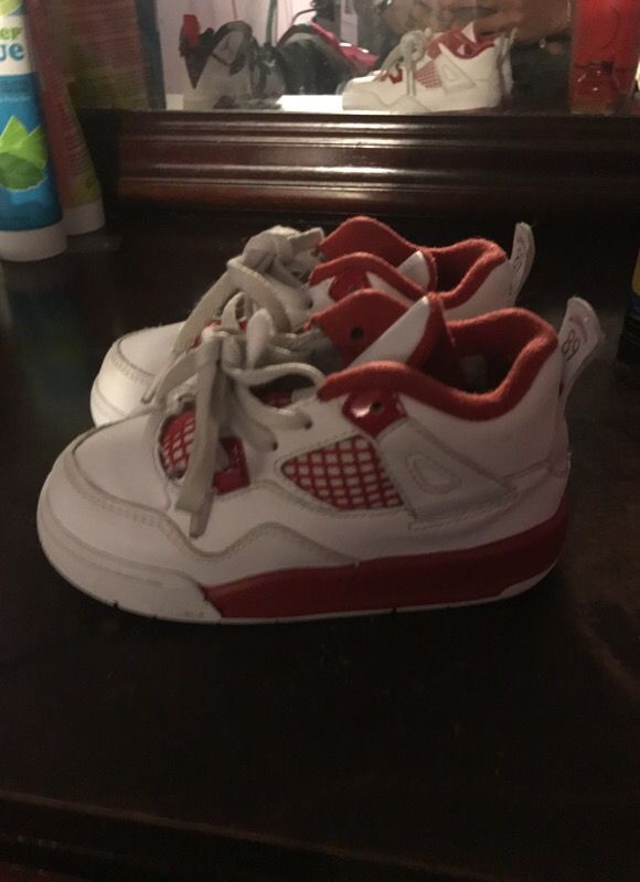 Kids Nike Jordan's size 8c