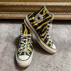Rare” Vintage Converse Chuck Taylor Hi Top sneakers size 7.5M/9.5W