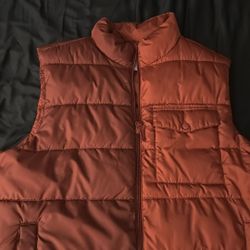 Old Navy Puffer Vest - Size L Men 