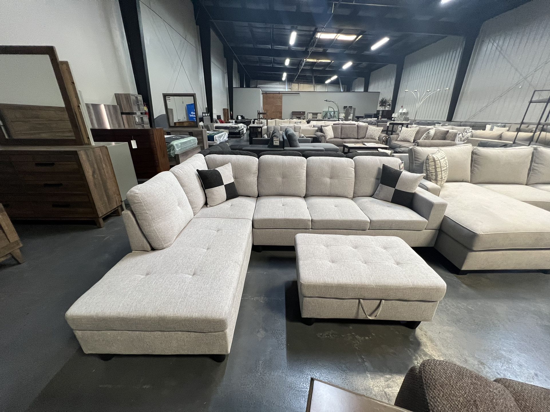 2pc Sectional w/ Free Ottoman for Sale in Vacaville, CA OfferUp