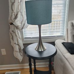 2 LAMPS + 2 BLACK TABLES