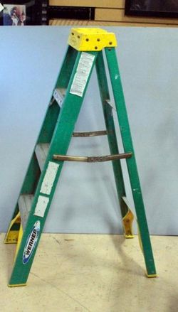 Werner 5904 Green Fiberglass 4 Ft. Ladder