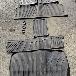 Chrysler Pacifica van All Weather Rubber Car Floor Mats – Full Set (Heavy Duty)