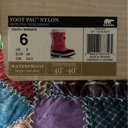 SOREL YOOT PAC NYLON YOUTH 6 SNOW BOOTS