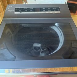 Washer & Dryer Set – Large Capacity – $800