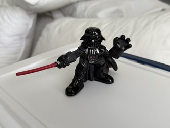Hasbro 2007 Star Wars Galactic Heroes Mini Figure, Darth Vader 3" with helmet