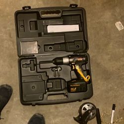 14.4 V Drill With Charger 
