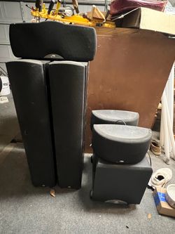 KLIPSCH surround sound speaker system