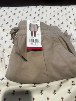 Women’s medium BCBG tan shorts