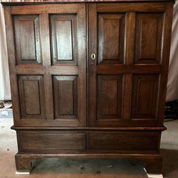 Welsh Oak Livery Cabinet c.1780