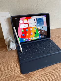 Apple iPad 8th Generation 32GB (Latest iOS 26) Logitech Keyboard case , Pencil & charger