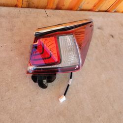2019,,2022 Lexus Es 350 Right Tailight LED Oem 