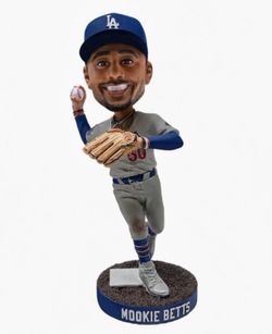 Mookie betts bobble head SGA 8/19