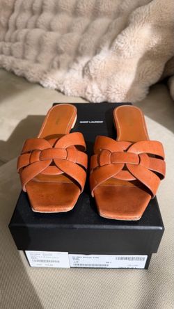 Saint Laurent Tribute Flat Sandals - Tan/Cognac