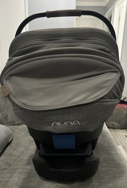 Nuna Car seat and base