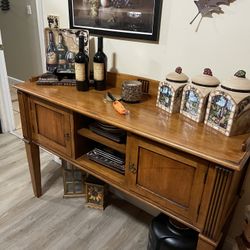 Kitchen Table And Buffet