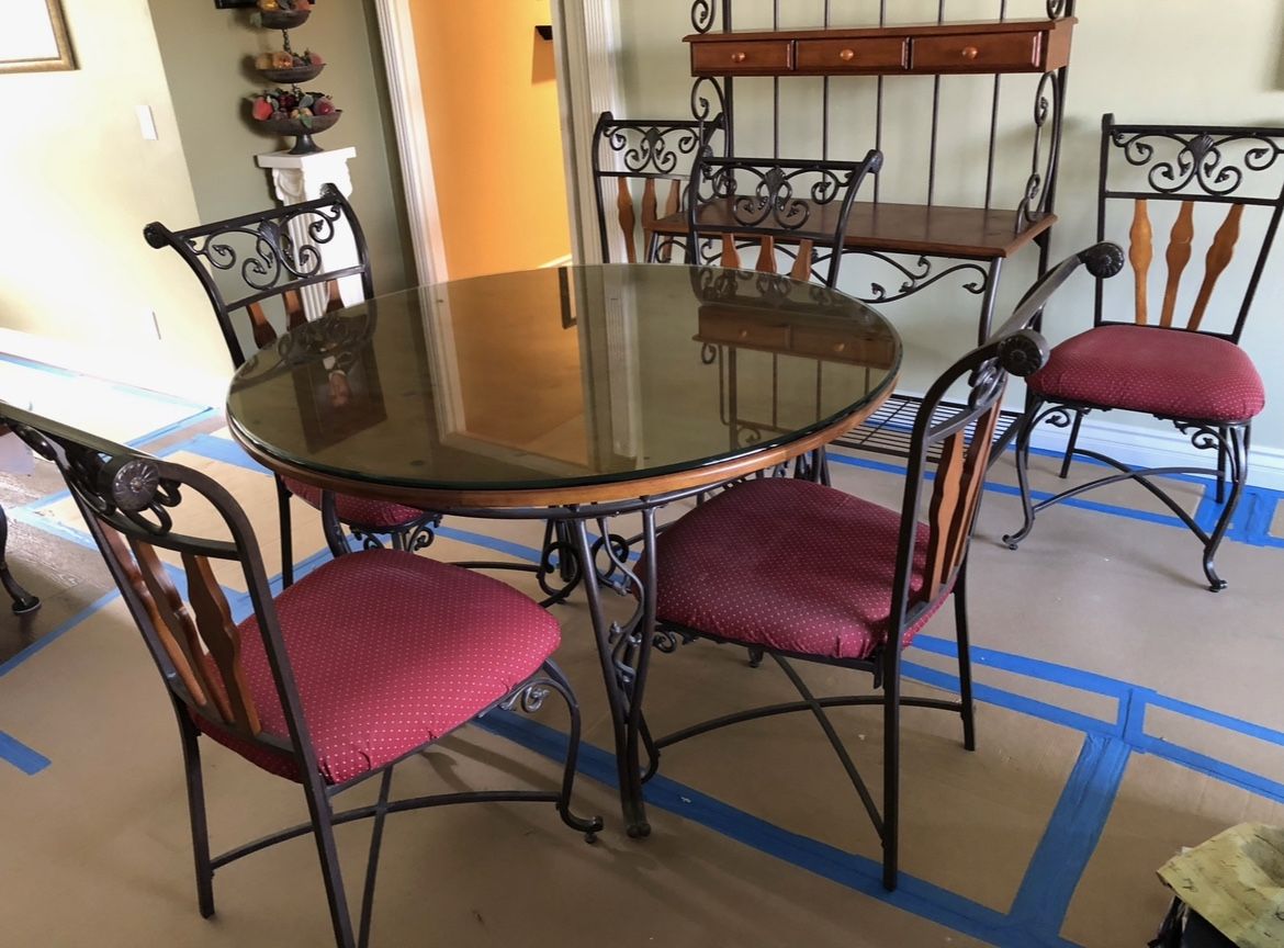 Kitchen Table + Bakers Rack