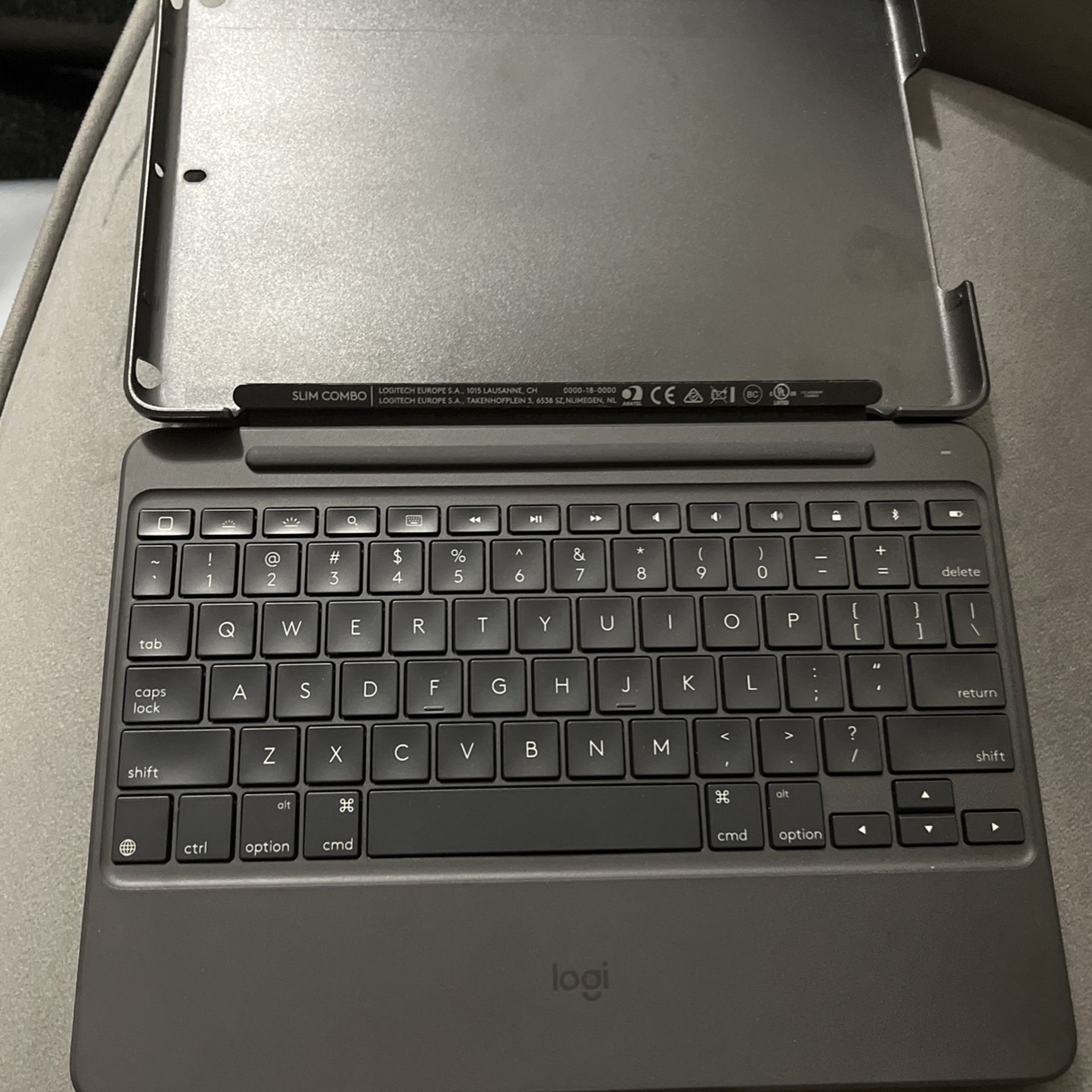 Bluetooth Tablet keyboard 