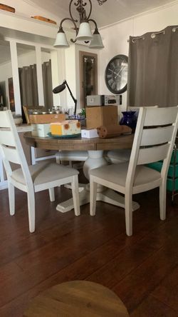 Round Pedestal Dining Table with Chairs