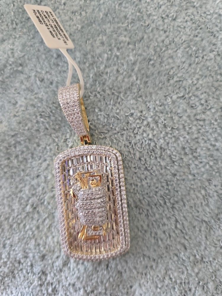 Money Fist Pendant In Diamonds 14ct