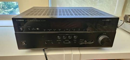 Yamaha RC-V677 AVR