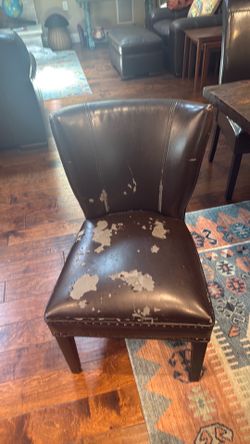 8 Free Chairs